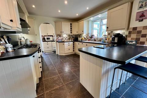 4 bedroom detached house for sale, Beauchamps, Burnham-On-Crouch