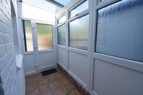 2 bedroom terraced house to rent, Ryelands Road, Leominster