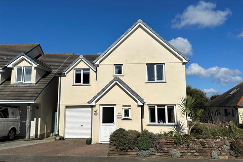 4 bedroom detached house for sale, Riviera Close, Helston TR12