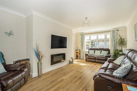 4 bedroom detached house for sale, Fairfield Close, Nafferton, Driffield