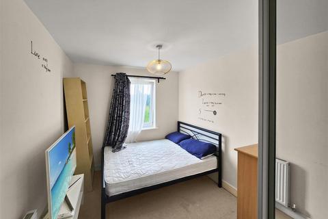 1 bedroom in a house share to rent, Medhurst Drive, Bromley