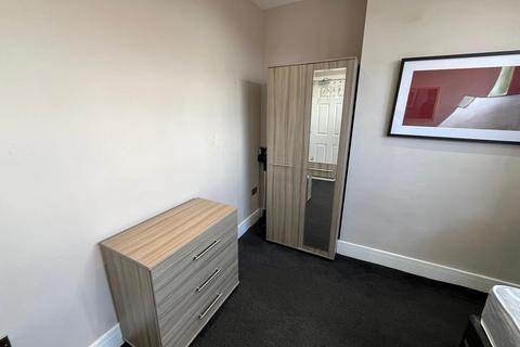 1 bedroom in a house share to rent, Leeds LS13