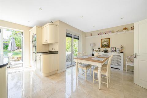Little Birches Hooke Road, East Horsley, Leatherhead, KT24 5DX