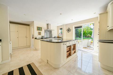 Little Birches Hooke Road, East Horsley, Leatherhead, KT24 5DX