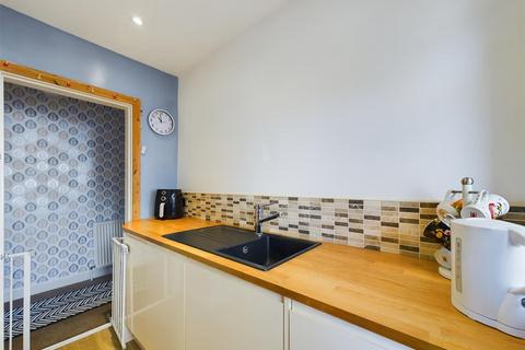 2 bedroom apartment for sale, Weydale Avenue, Scarborough YO12