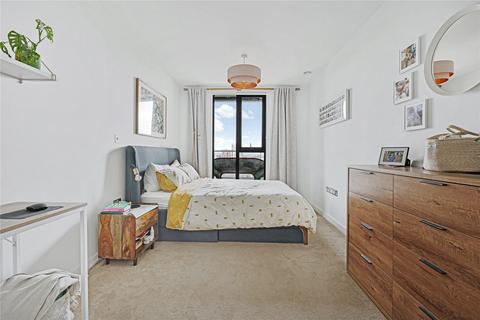 2 bedroom flat for sale, Station Approach, Walthamstow, London, E17