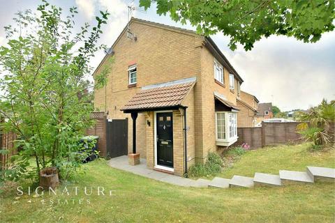 2 bedroom semi-detached house to rent, Station Road, KINGS LANGLEY