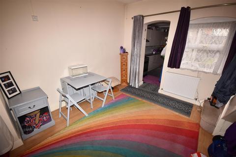 2 bedroom terraced house for sale, Castle Street, Sleaford