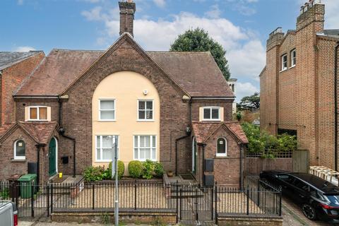 3 bedroom semi-detached house for sale, Church Crescent, St. Albans