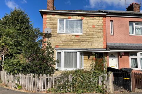 3 bedroom end of terrace house to rent, Montagu Road, Peterborough PE4