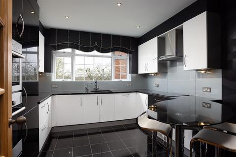 undefined, Sandmoor Close, Leeds LS17