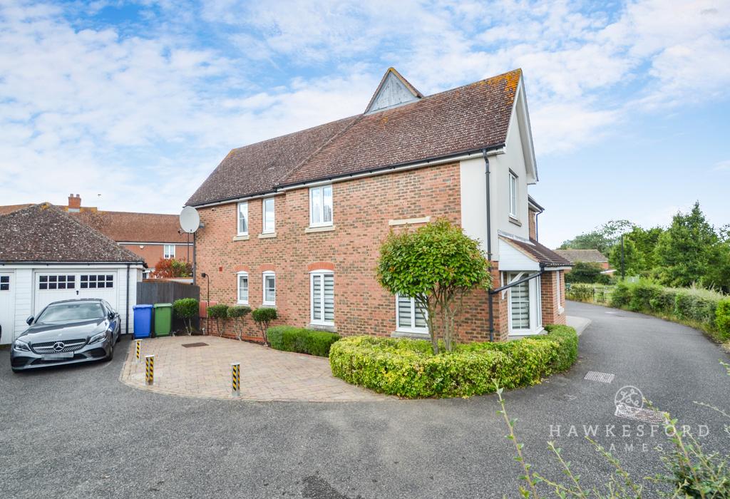 Violet Court, Sittingbourne   Garage &amp; driveway