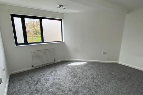 2 bedroom flat to rent, Normanton Road, South Croydon