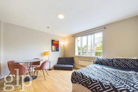 Studio to rent, Alleyn Court, Sussex Gardens, W2