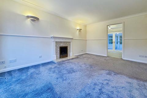 4 bedroom detached house to rent, Reading RG6