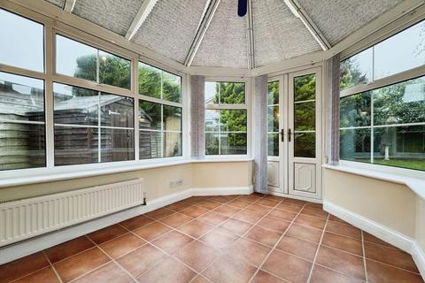 4 bedroom detached house to rent, Reading RG6