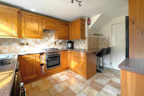 4 bedroom detached house to rent, Reading RG6