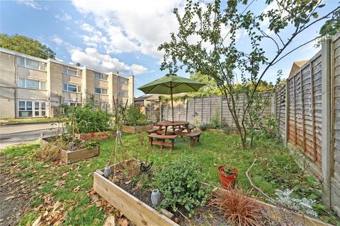 2 bedroom maisonette for sale, Kings Farm, Roberts Road, Walthamstow, London, E17