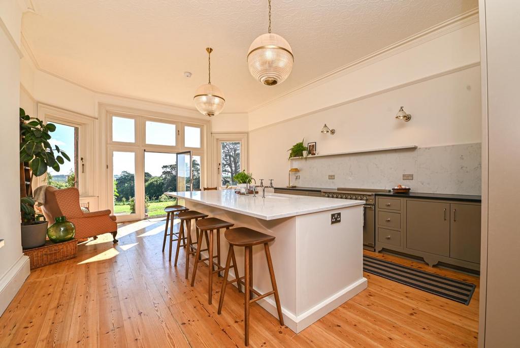 Kitchen-Breakfast Room