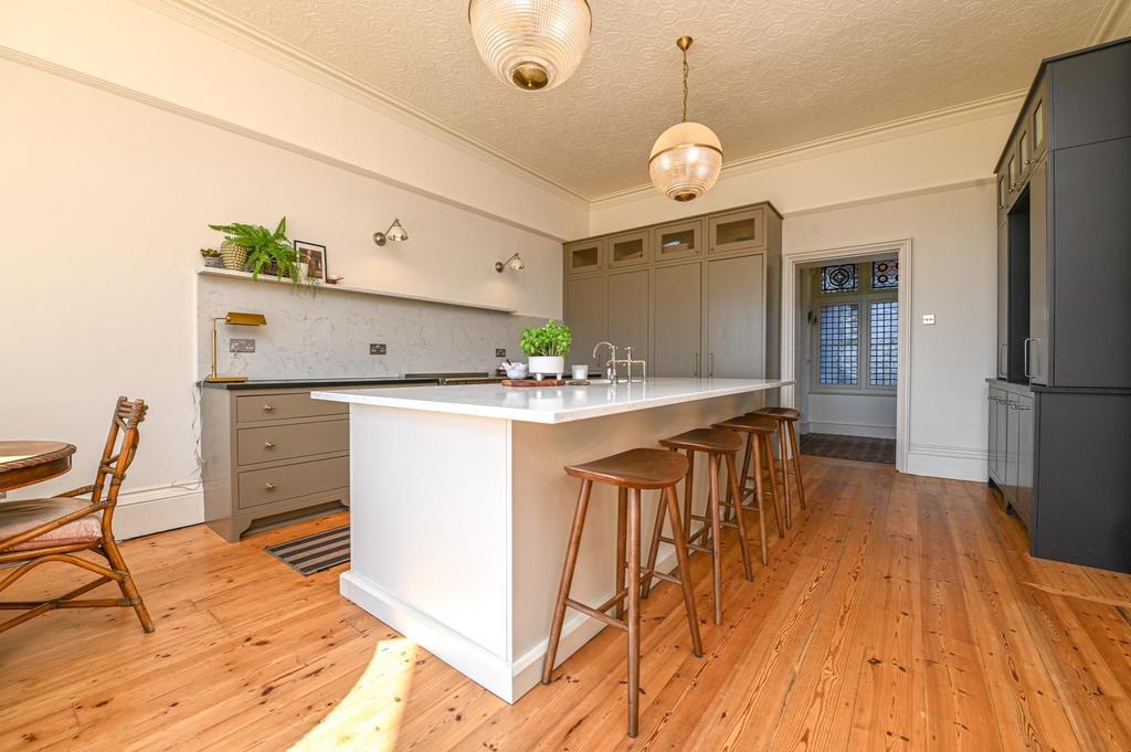 Kitchen-Breakfast Room