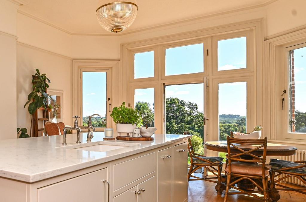 Kitchen-Breakfast Room