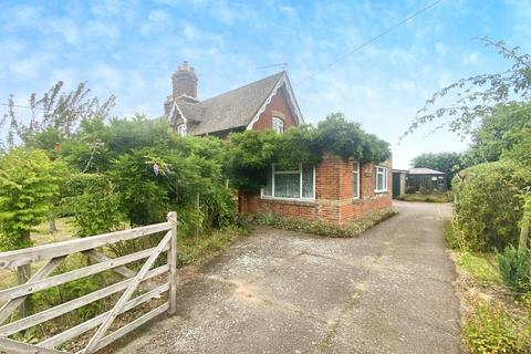 3 bedroom semi-detached house for sale, Main Road, Woolverstone, Ipswich, Suffolk, IP9