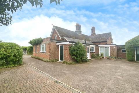 3 bedroom semi-detached house for sale, Main Road, Woolverstone, Ipswich, Suffolk, IP9