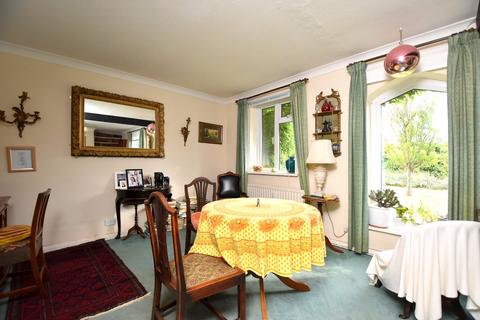 6 Main Road, Woolverstone, Ipswich, IP9 1AL