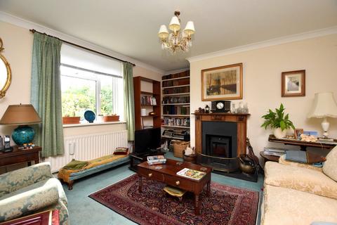 6 Main Road, Woolverstone, Ipswich, IP9 1AL
