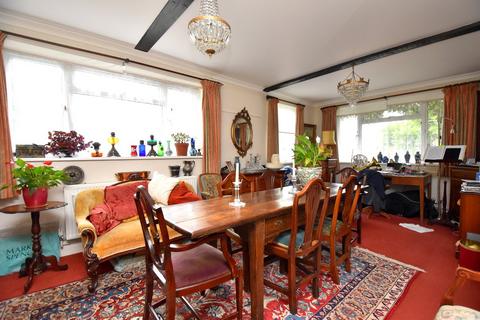 6 Main Road, Woolverstone, Ipswich, IP9 1AL