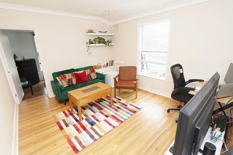 1 bedroom apartment to rent, Junction Road, Romford, RM1