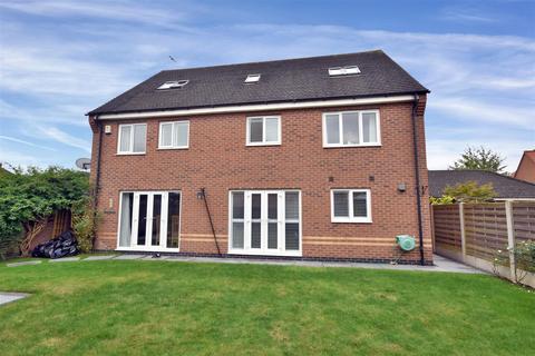 5 bedroom detached house for sale, Dale Way, Fernwood, Newark