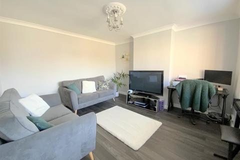 8 Carnaby Grove, Grimsby, DN32 9TL