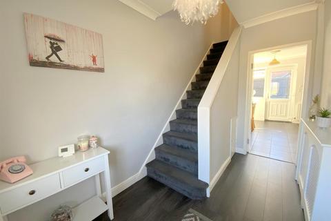 8 Carnaby Grove, Grimsby, DN32 9TL