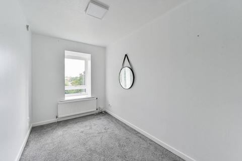 2 bedroom flat to rent, Whitehaven Close, Bromley, BR2