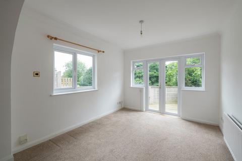 17 Broadhurst Gardens, Reigate, RH2 8AW