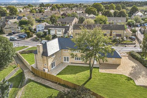 4 bedroom detached house for sale, Station Road, Bletchingdon, OX5