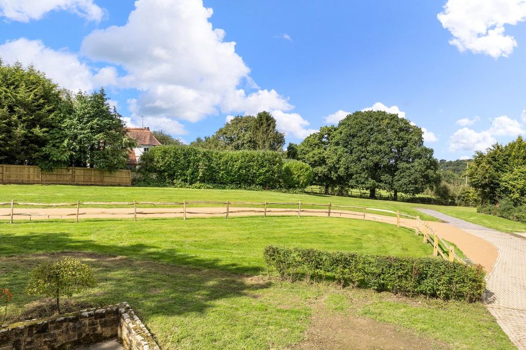 Handcross Road, Plummers Plain 6 bed detached house for sale £1,250,000