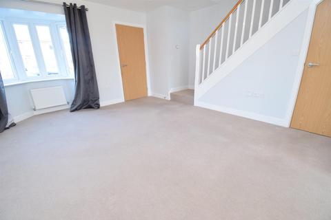 3 bedroom semi-detached house to rent, Hanson Court, Normanton WF6