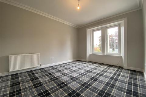 2 bedroom flat to rent, Crieff Road, Perth