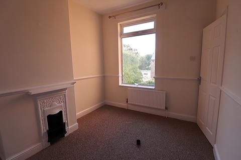 2 bedroom terraced house to rent, Sharman Road, St James, Northampton, NN5