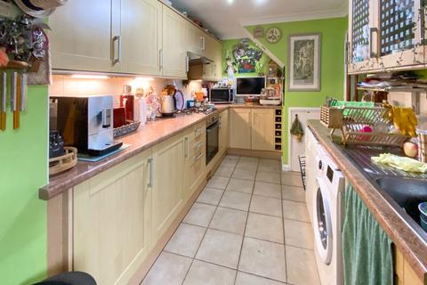 3 bedroom semi-detached house for sale, Weavers Way, Ashford TN23