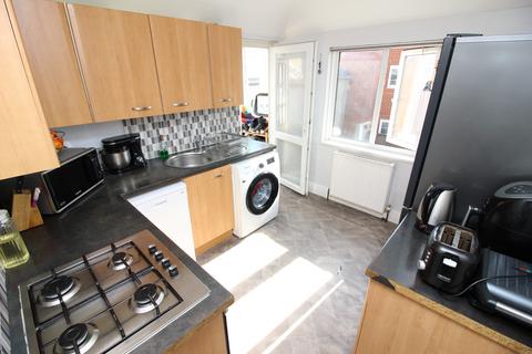 1 bedroom maisonette for sale, Cheam Common Road, Worcester Park KT4