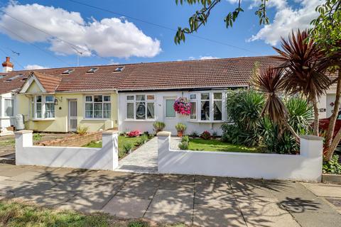 2 bedroom bungalow for sale, Cricketfield Grove, Leigh-on-Sea SS9