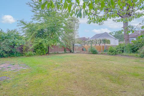 4 bedroom detached house for sale, Woodlands Park, Leigh-on-sea, SS9