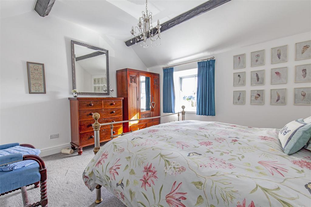 Bedroom 1-2.jpg