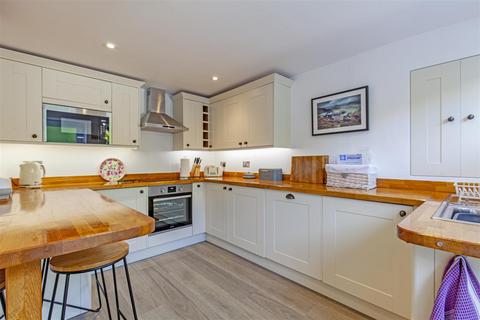 3 Edale Road, Hope, Hope Valley, S33 6ZF