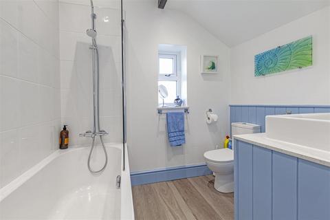 3 Edale Road, Hope, Hope Valley, S33 6ZF