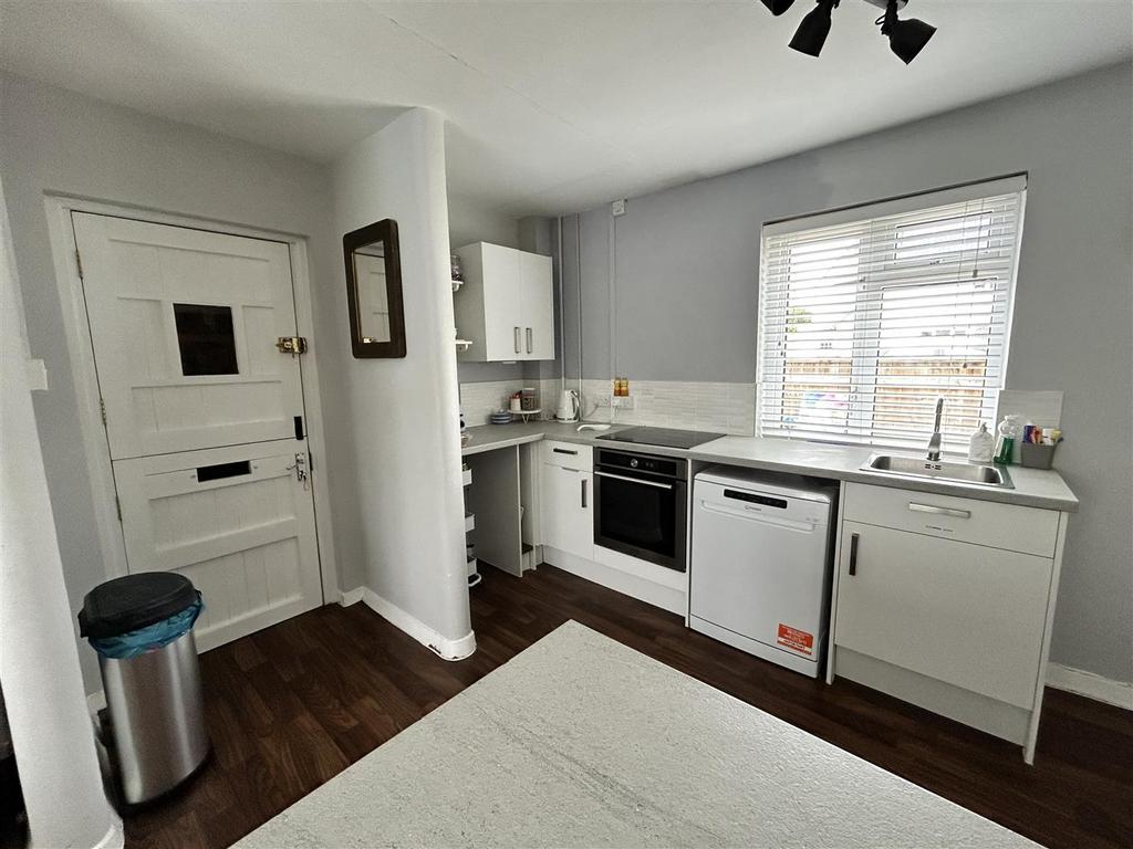 Dining kitchen