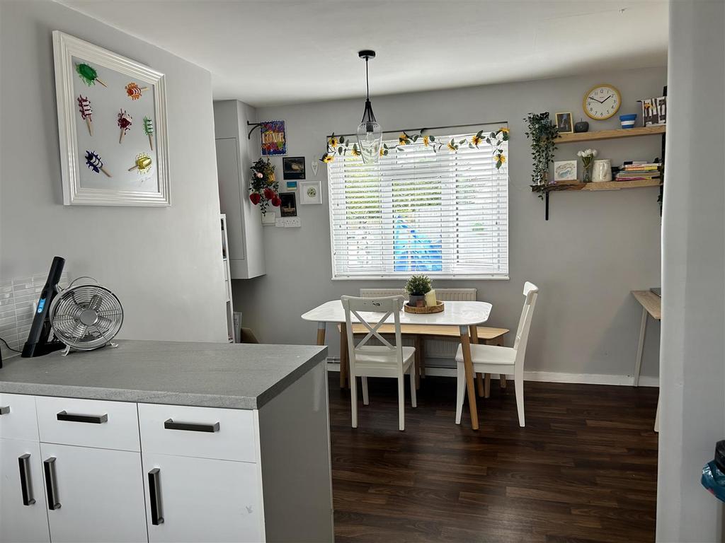 Dining kitchen